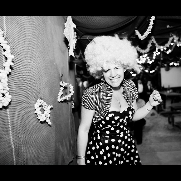 Meet your Posher, Amy - Picture 2 of 3